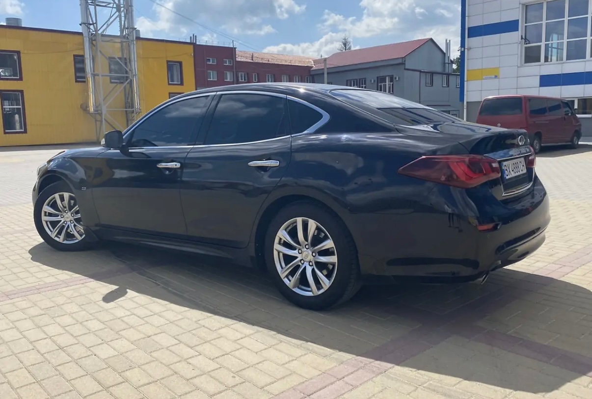 Infiniti Q70 - фото 14