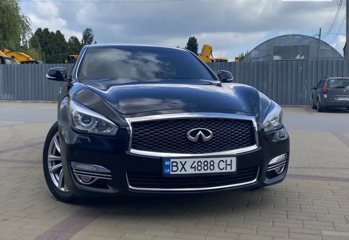 Infiniti Q70 - фото 1