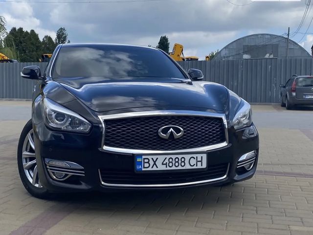 Infiniti Q70 - фото 1