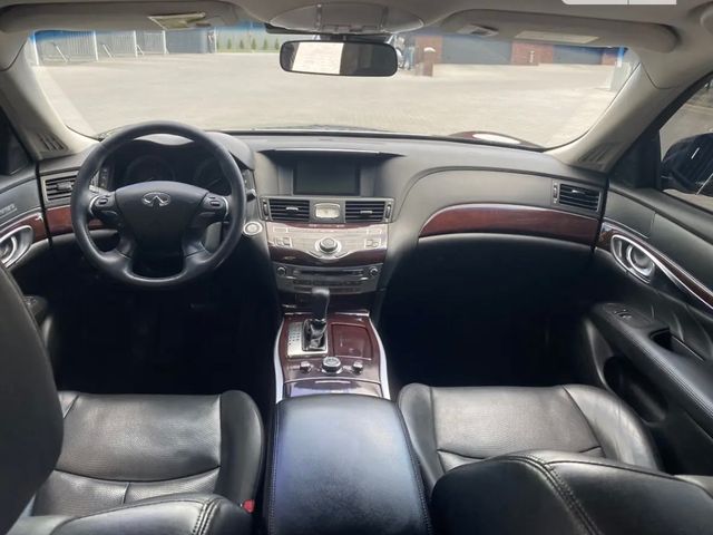 Infiniti Q70 - фото 2