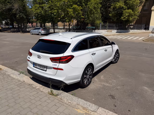 Hyundai i30 - фото 5