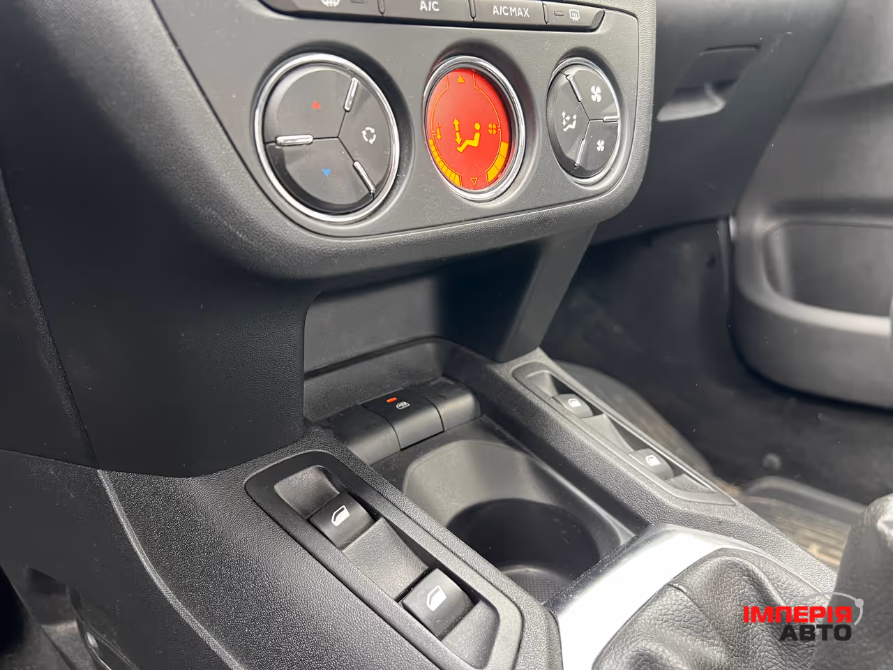 Peugeot 301 - фото 17