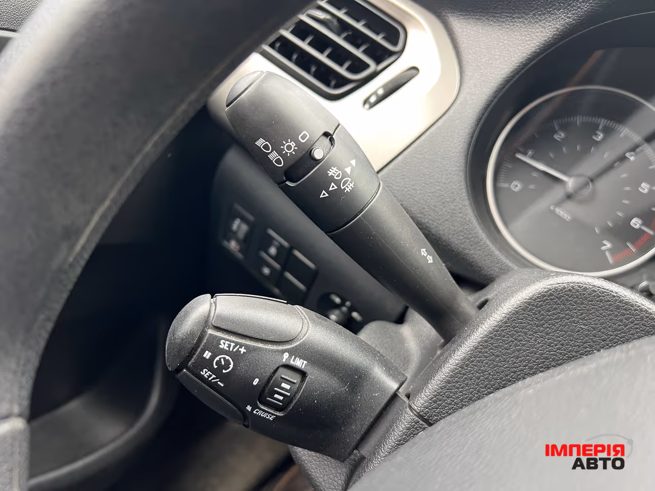 Peugeot 301 - фото 19