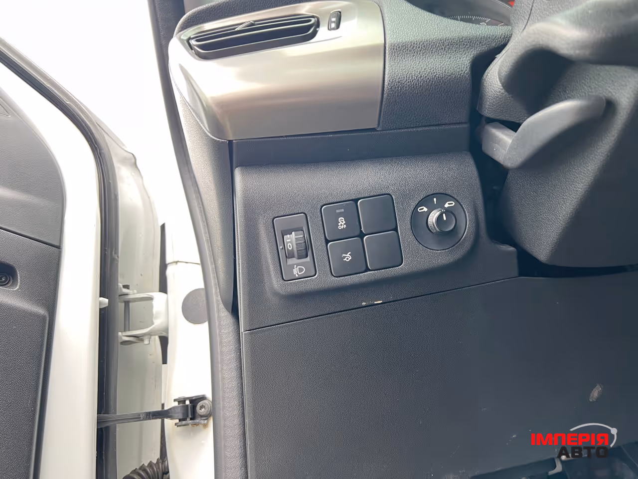 Peugeot 301 - фото 4