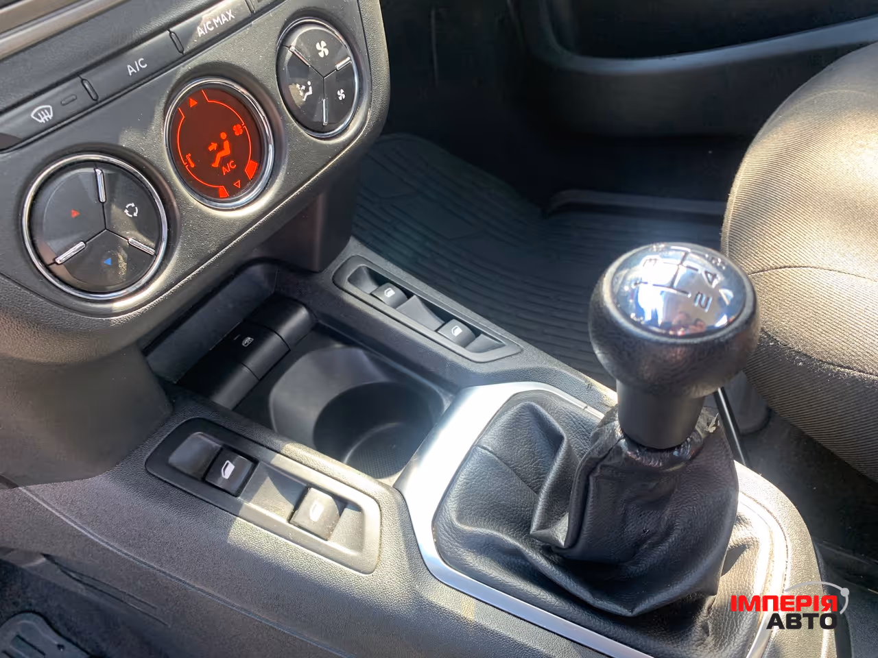 Peugeot 301 - фото 26