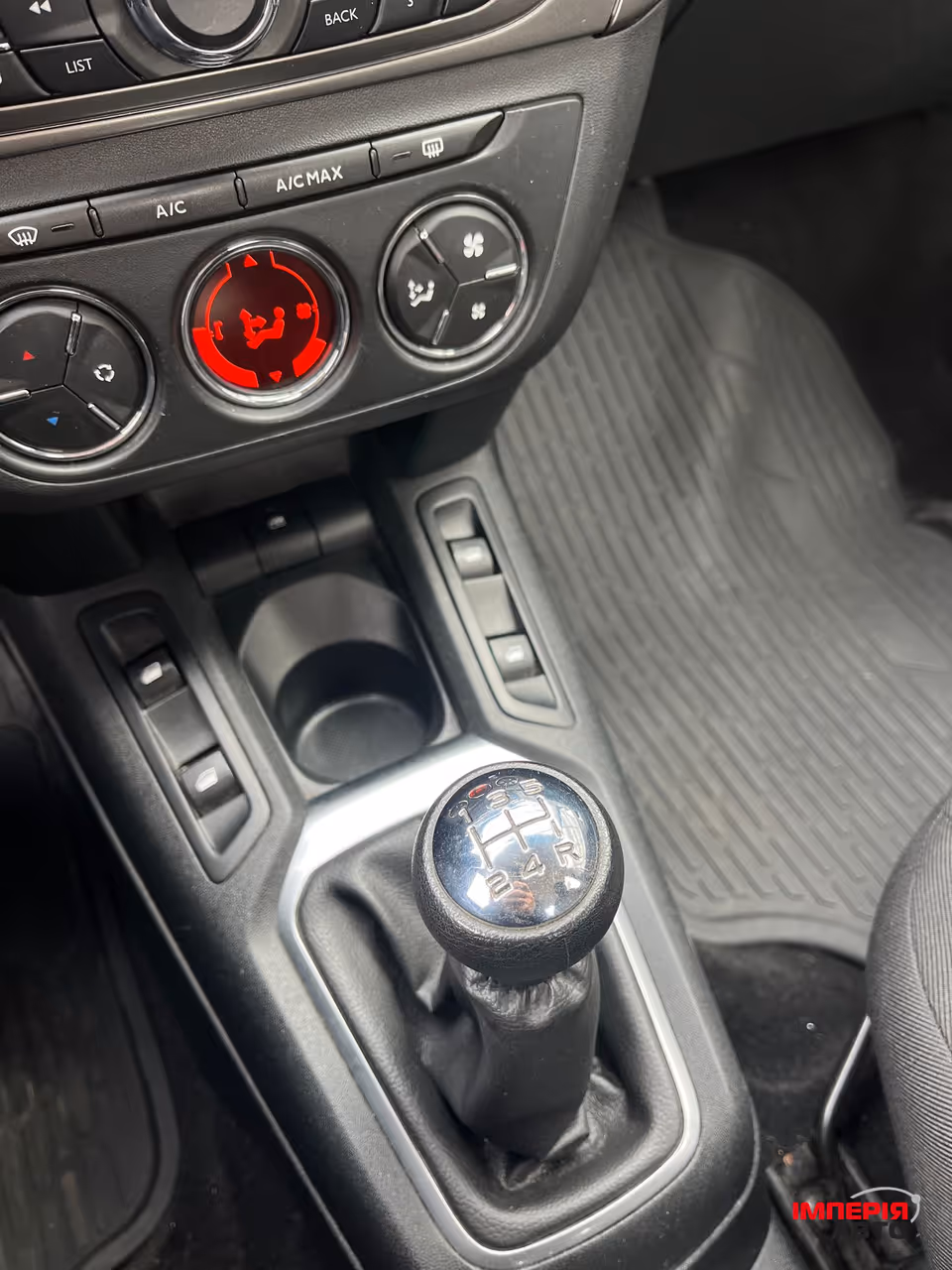Peugeot 301 - фото 21