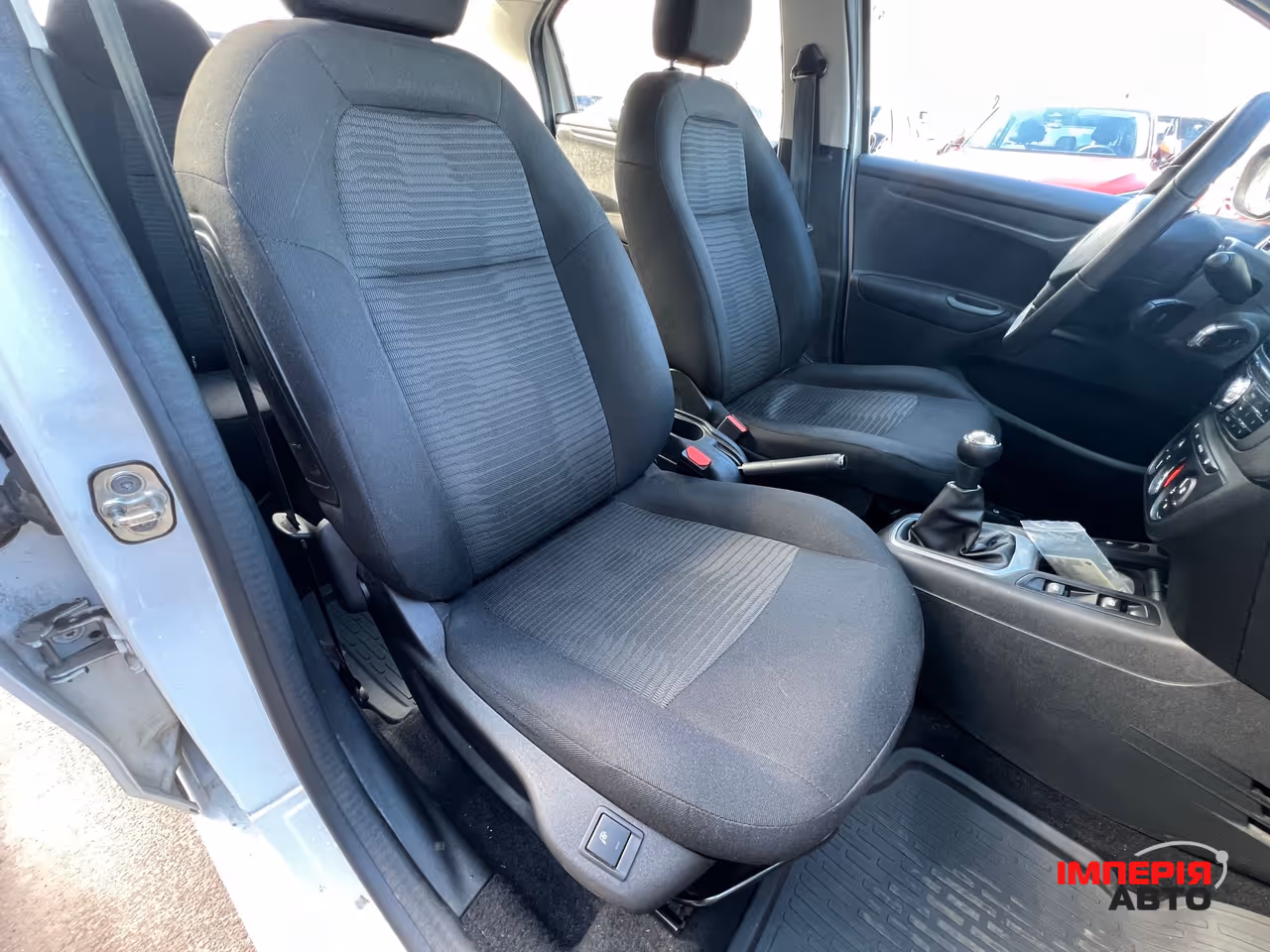 Peugeot 301 - фото 12