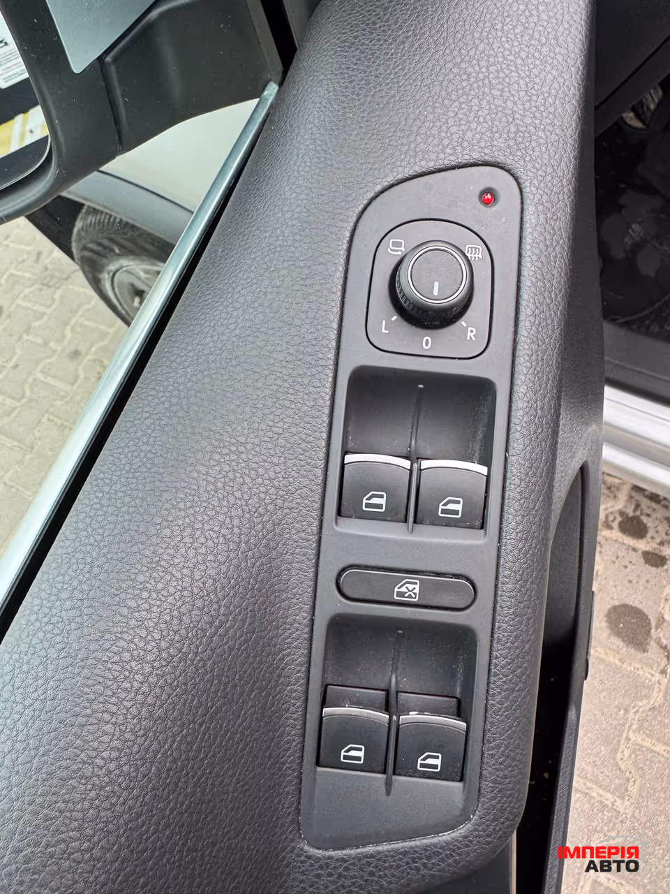Volkswagen Tiguan - фото 11