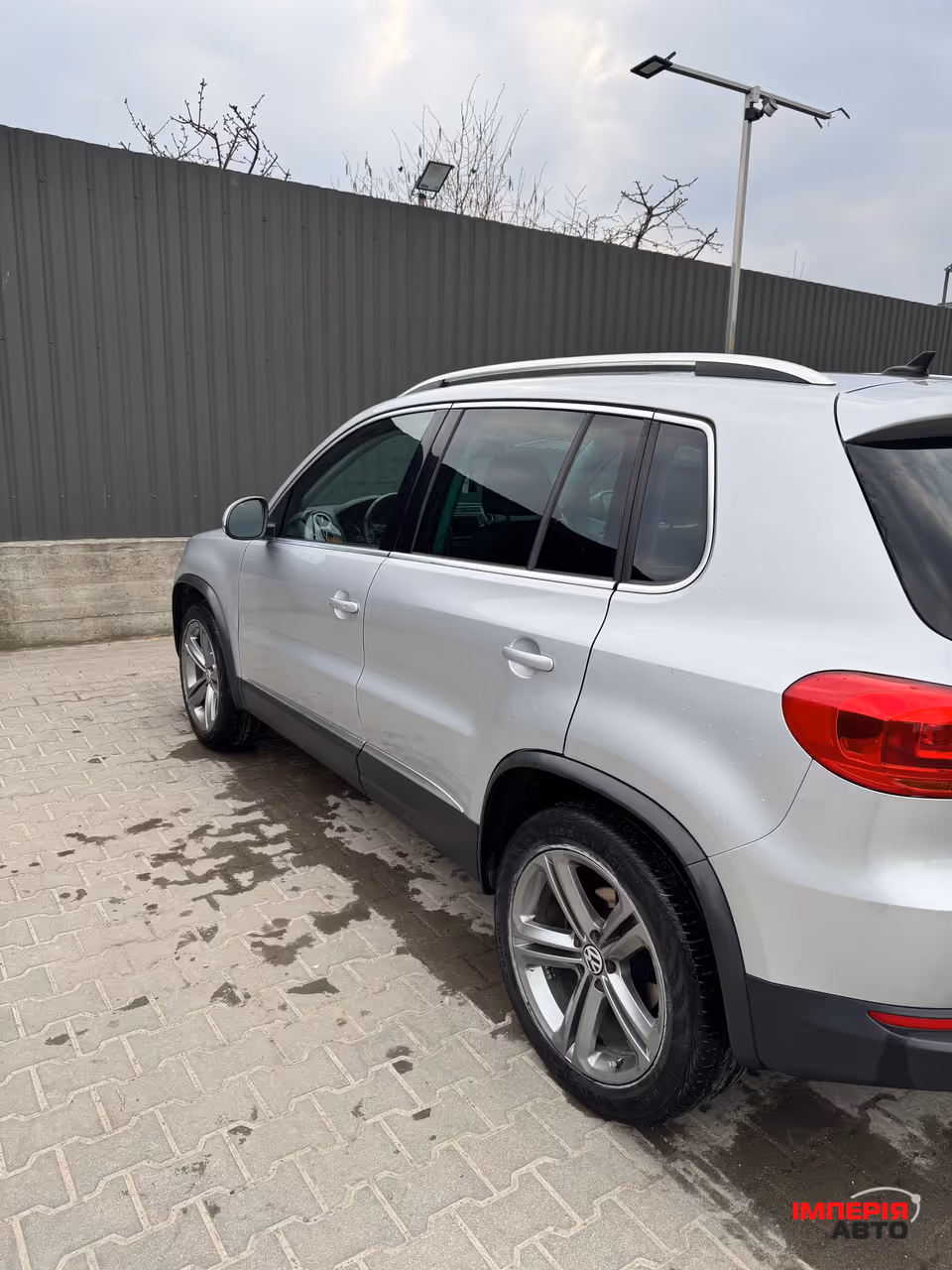 Volkswagen Tiguan - фото 3