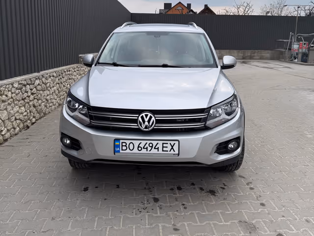 Volkswagen Tiguan - фото 2
