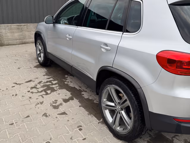Volkswagen Tiguan - фото 3