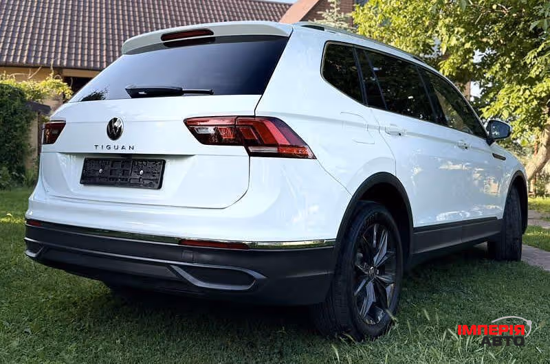 Volkswagen Tiguan - фото 8