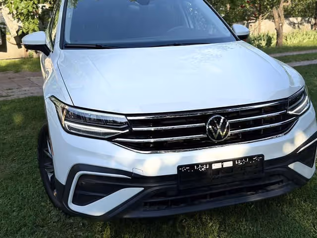 Volkswagen Tiguan - фото 4