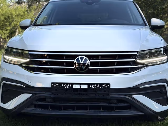 Volkswagen Tiguan - фото 3