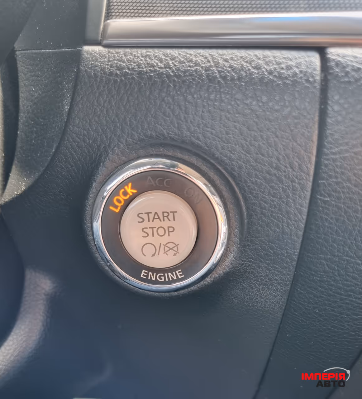 Infiniti M - фото 10