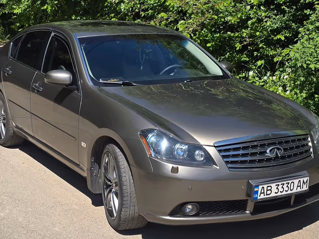 Infiniti M - фото 1
