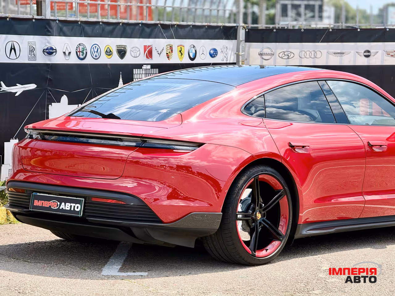 Porsche Taycan - фото 14