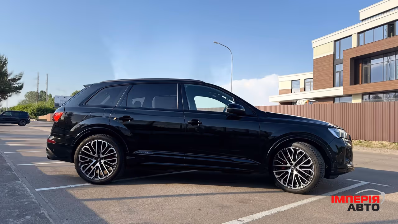 Audi SQ7 - фото 13