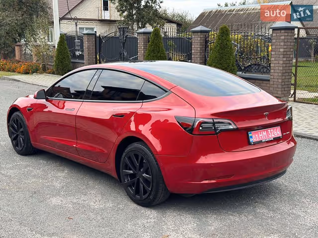 Tesla Model 3 - фото 3