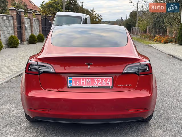 Tesla Model 3 - фото 4