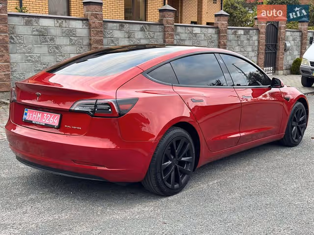 Tesla Model 3 - фото 5