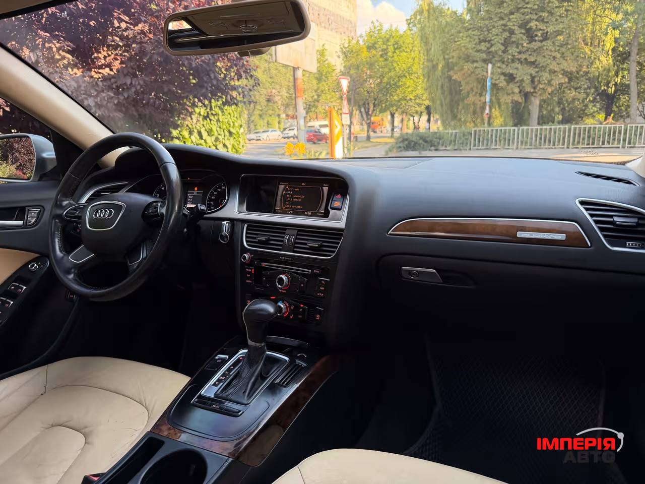 Audi A4 - фото 13