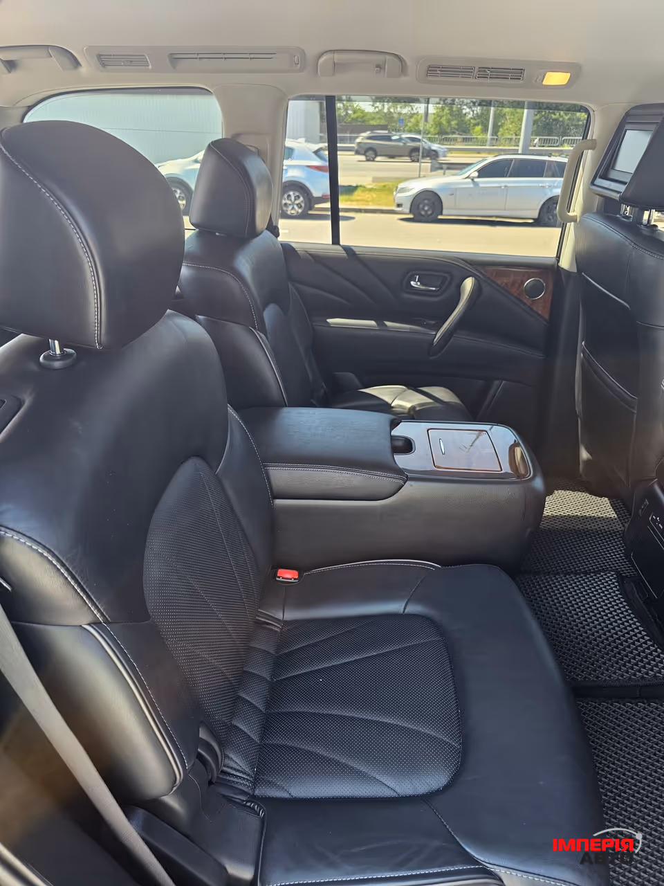 Infiniti QX80 - фото 12