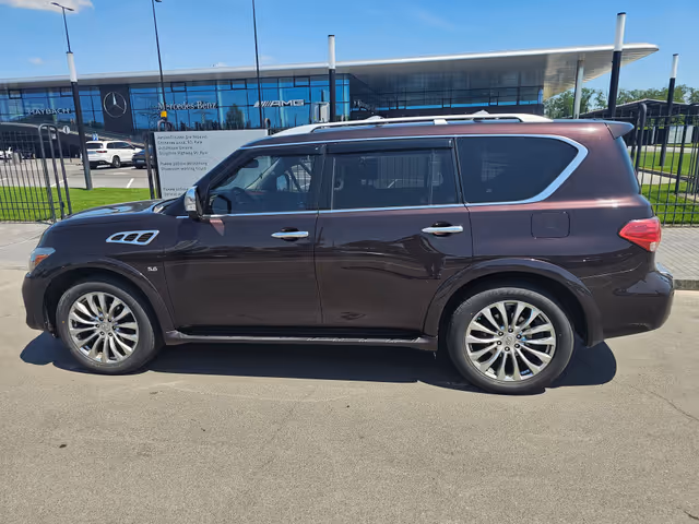Infiniti QX80 - фото 5