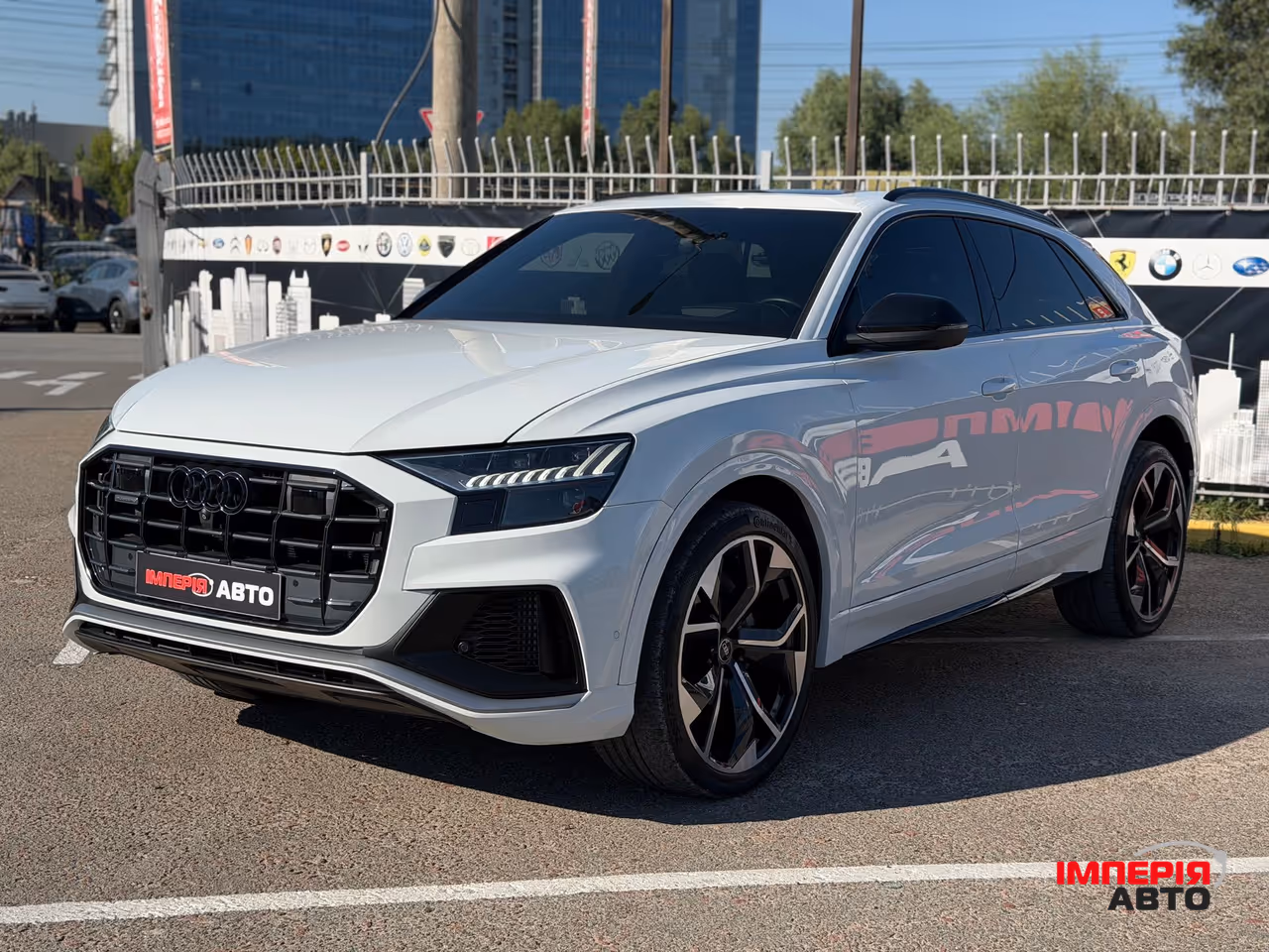 Audi Q8 - фото 1