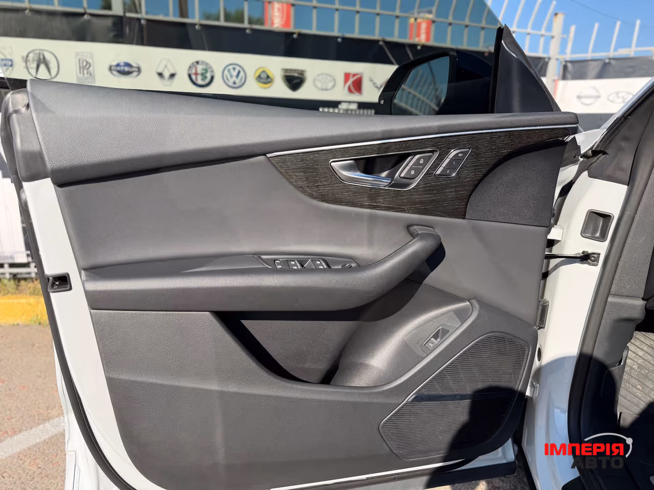 Audi Q8 - фото 11