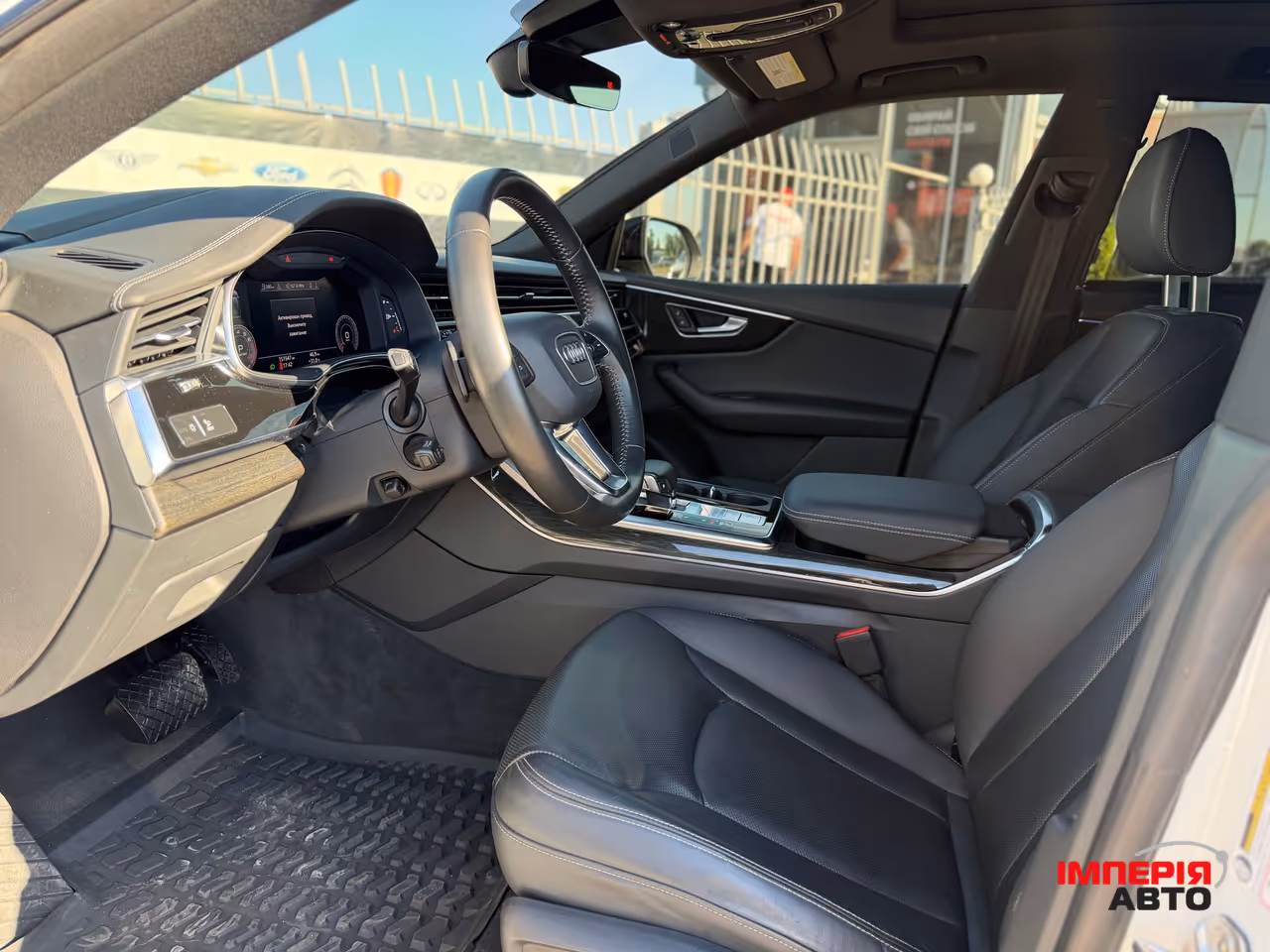 Audi Q8 - фото 9