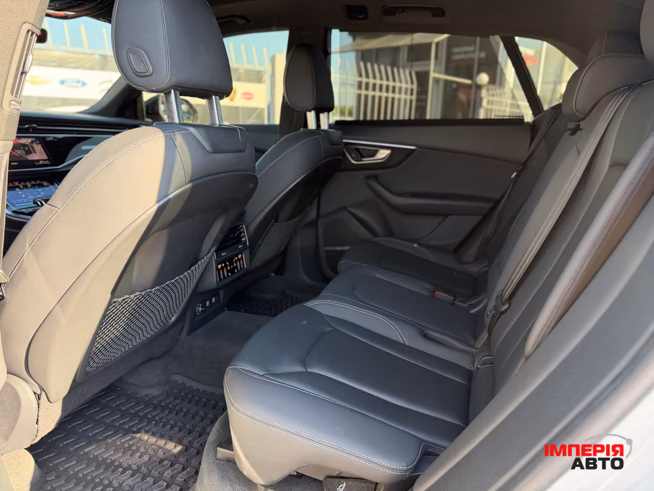 Audi Q8 - фото 10