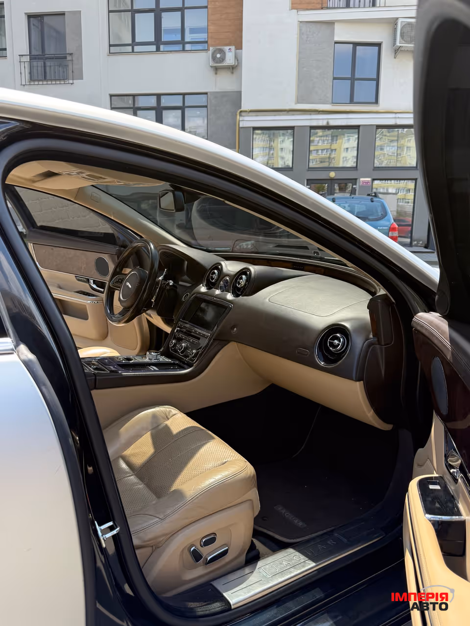 Jaguar XJ - фото 14
