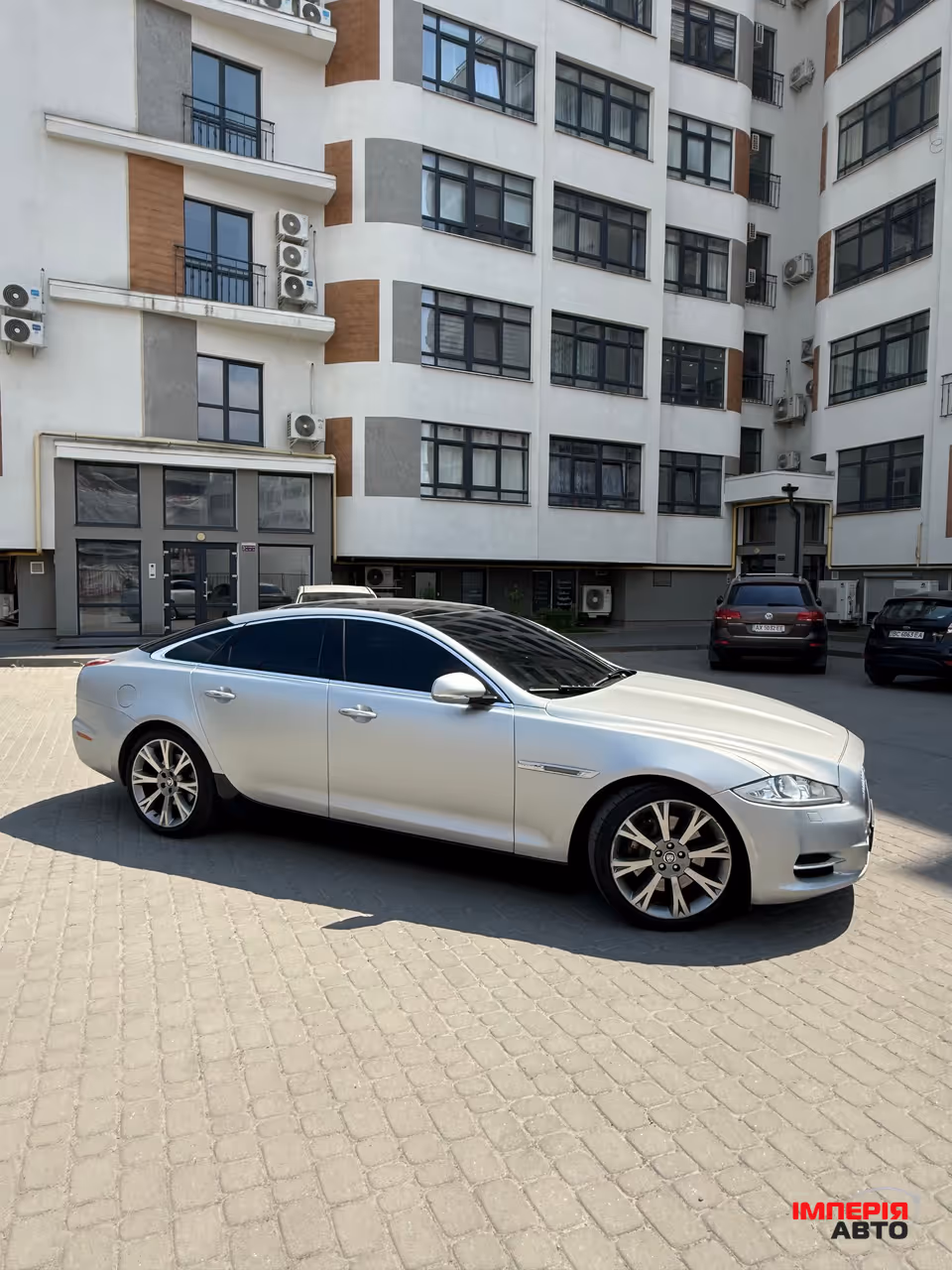 Jaguar XJ - фото 4