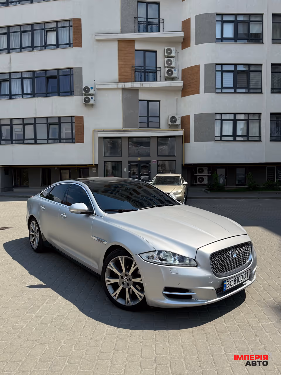 Jaguar XJ - фото 1