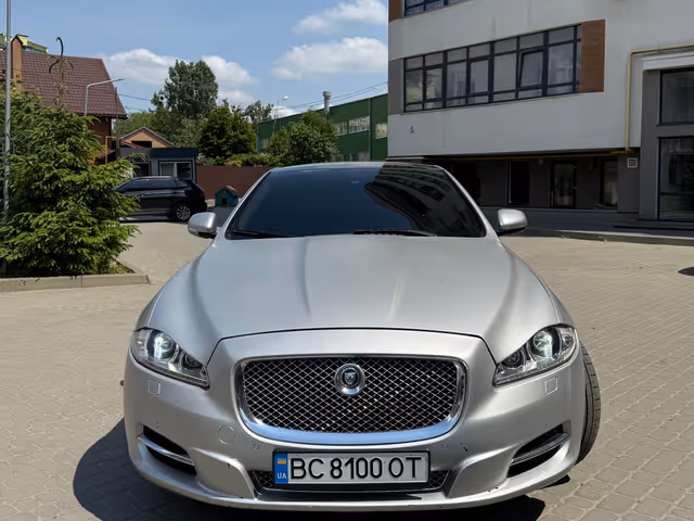 Jaguar XJ - фото 2