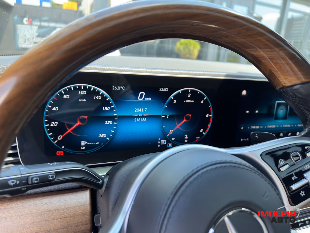 Mercedes-Benz GLS - фото 12