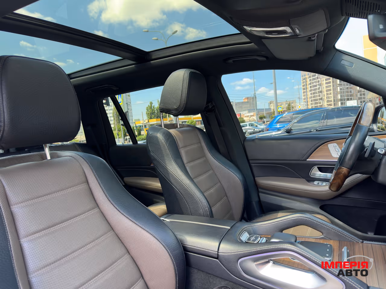 Mercedes-Benz GLS - фото 10