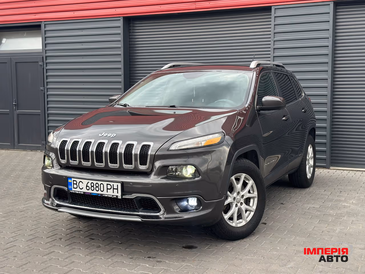 Jeep Cherokee - фото 4