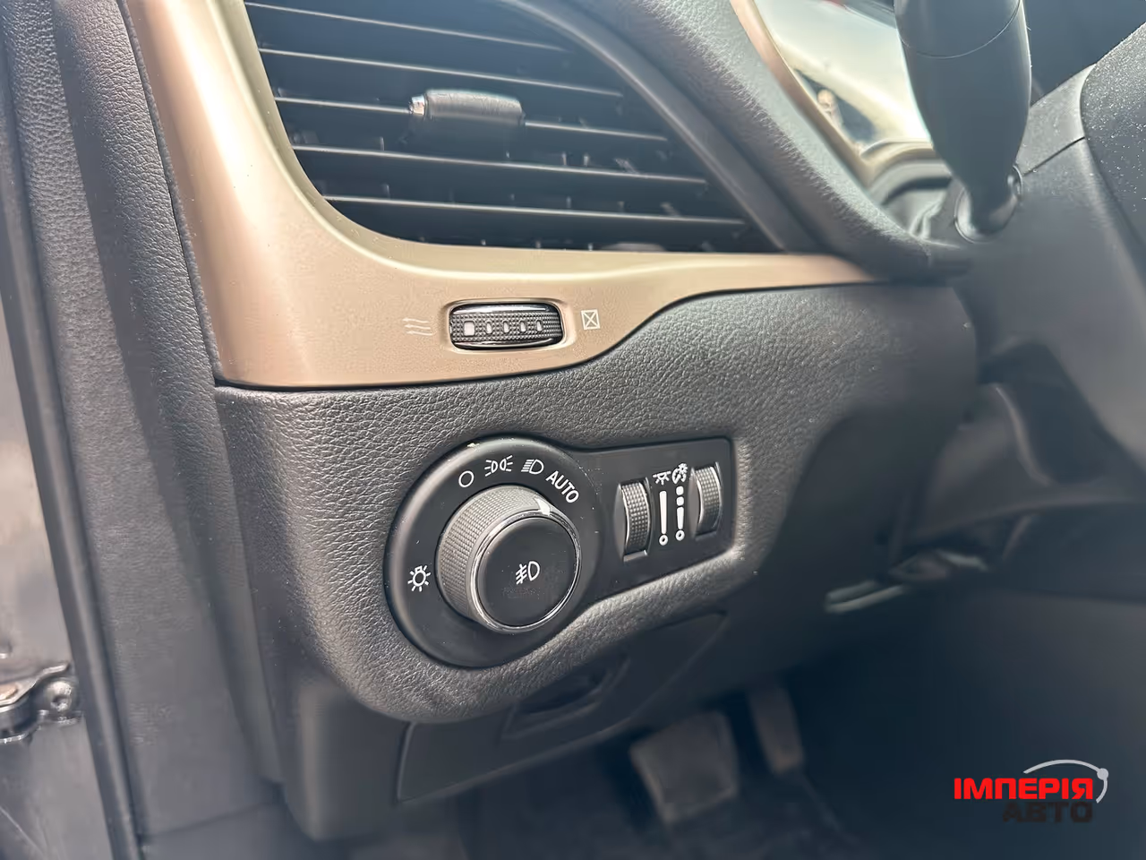 Jeep Cherokee - фото 32
