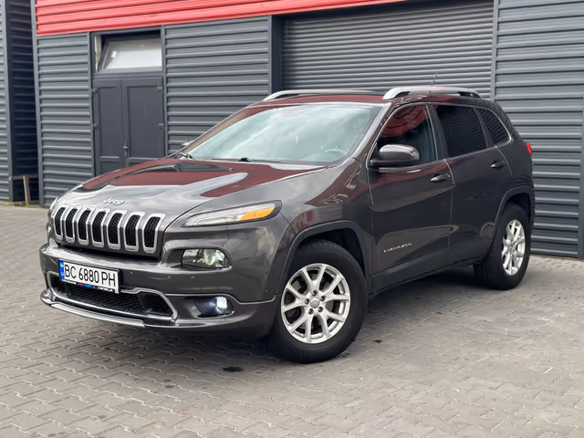 Jeep Cherokee - фото 3