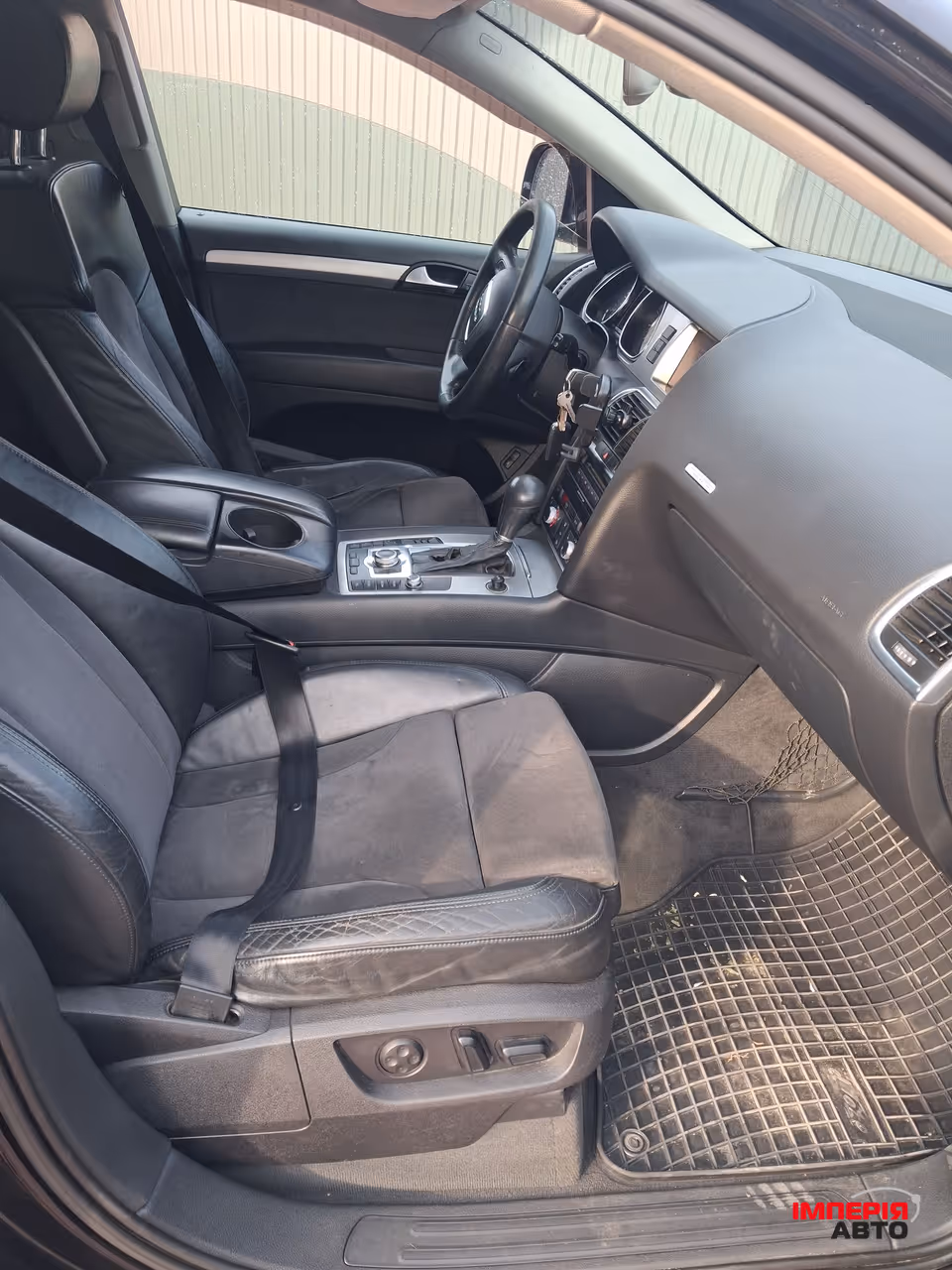 Audi Q7 - фото 8