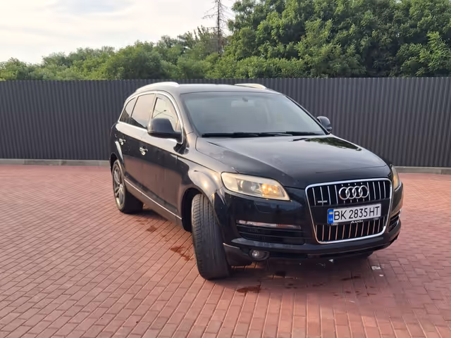 Audi Q7 - фото 4