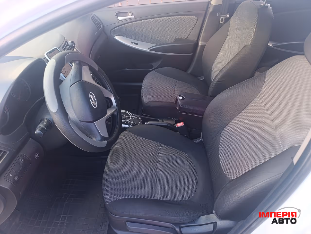 Hyundai Accent - фото 5