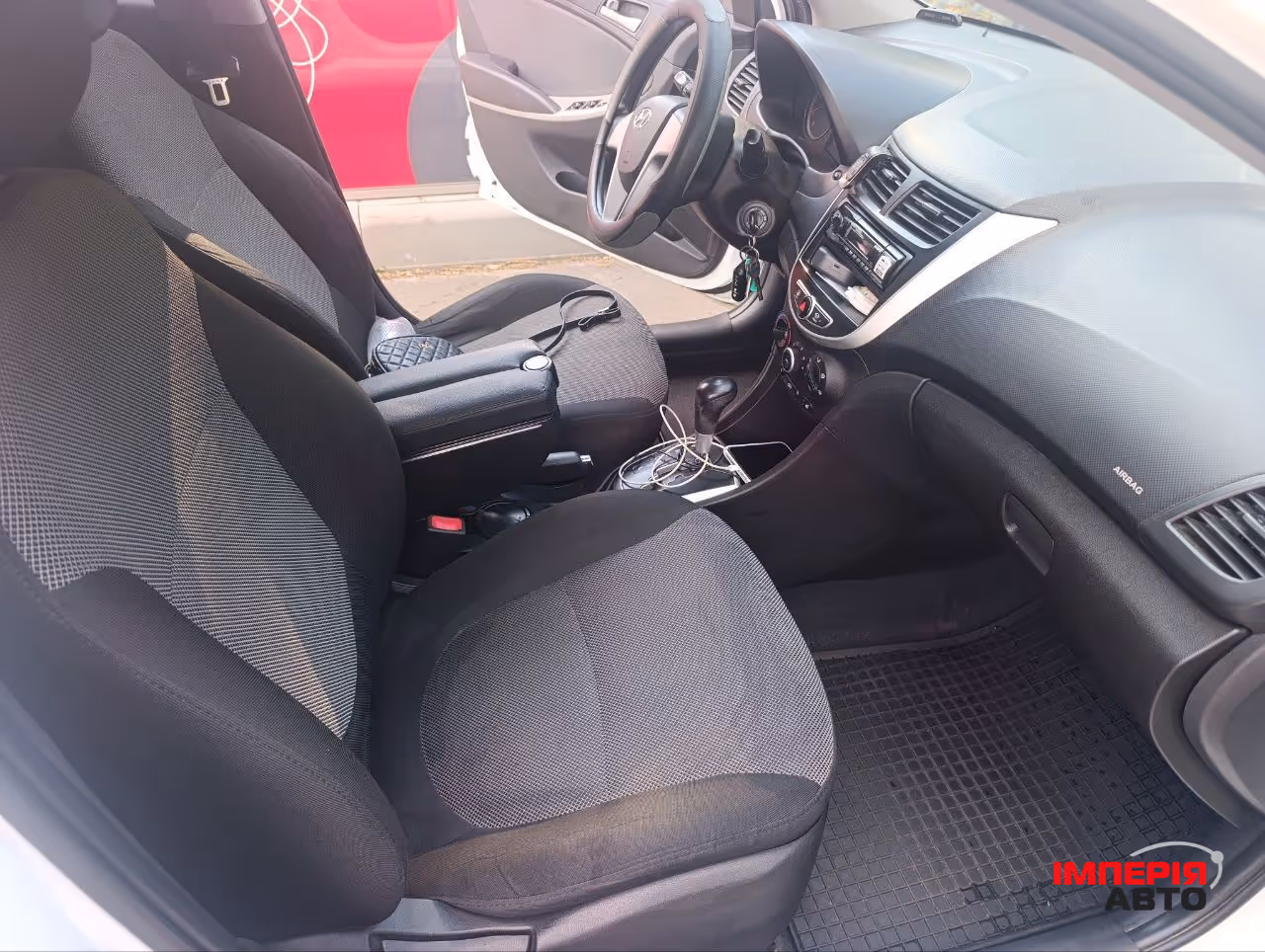 Hyundai Accent - фото 6