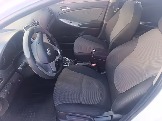 Hyundai Accent - фото 5