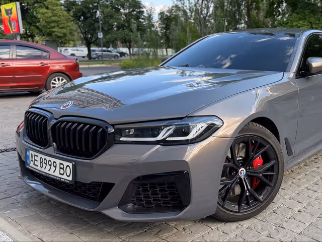 BMW 5 серії - фото 1