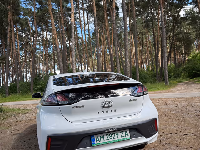 Hyundai IONIQ - фото 5