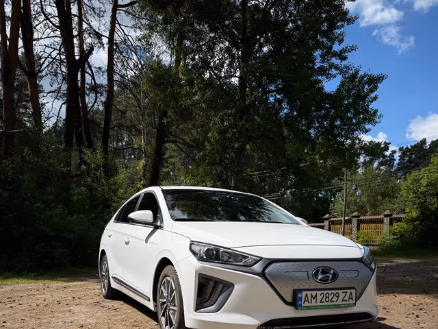 Hyundai IONIQ - фото 3