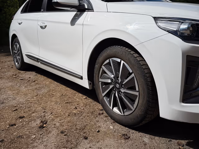 Hyundai IONIQ - фото 4